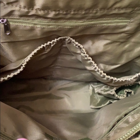 BNWOT Lug “TaxiCab” Tote w/ Accessories! - Picture 4 of 8